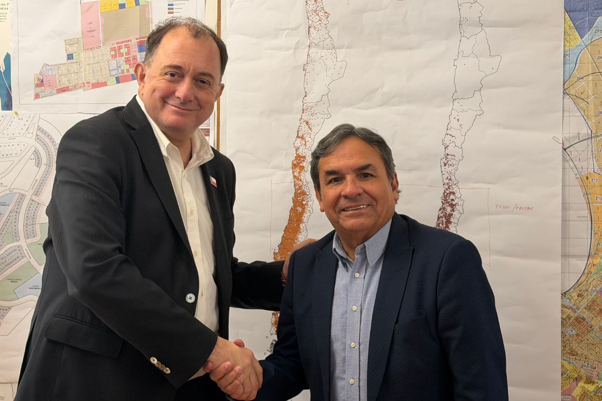 Ministro Iv&aacute;n Poduje apoyar&aacute; cartera de inversiones de pavimentaci&oacute;n y vivienda en Quillota